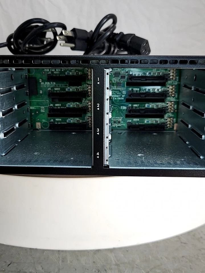 HP PROLIANT DL385P GEN8 8x2.5" 653203-B21 Rack Server AMD OPTERON 6320 8GB - Image 2 of 4