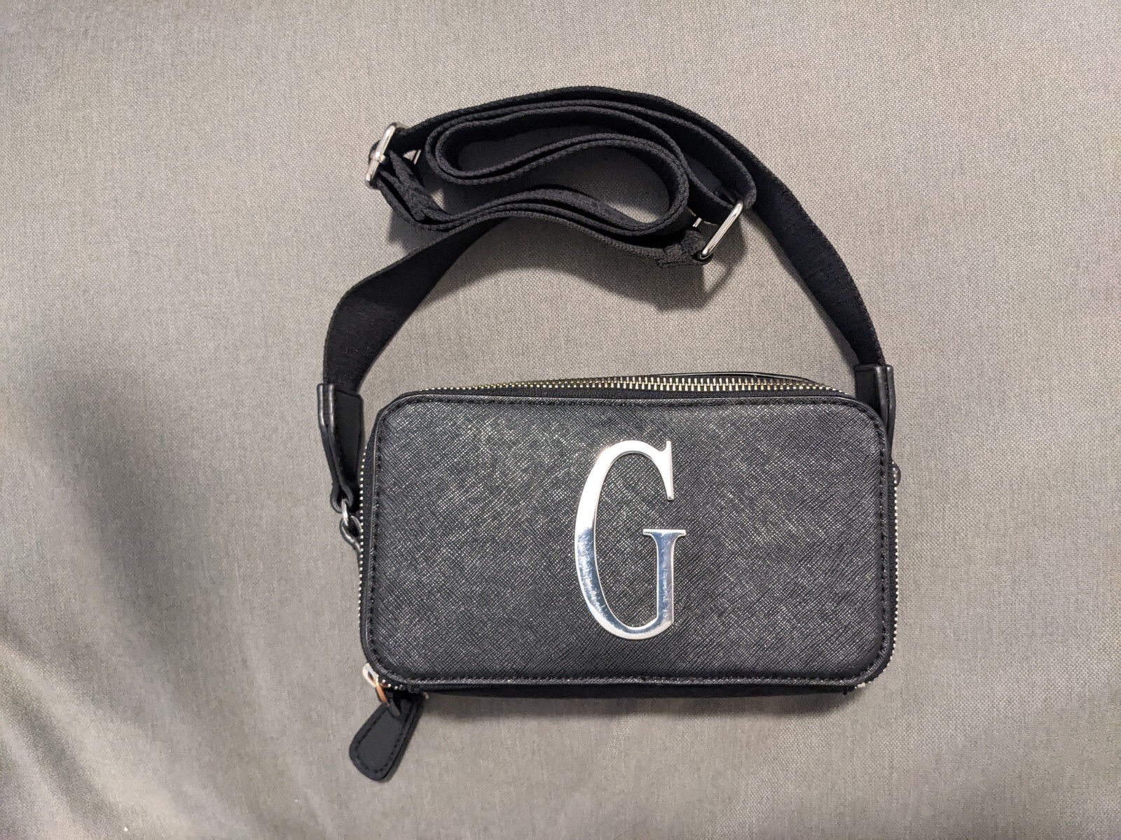 Купить GUESS Crossbody Bag Women на Аукцион из Америки с доставкой в  Россию, Украину, Казахстан