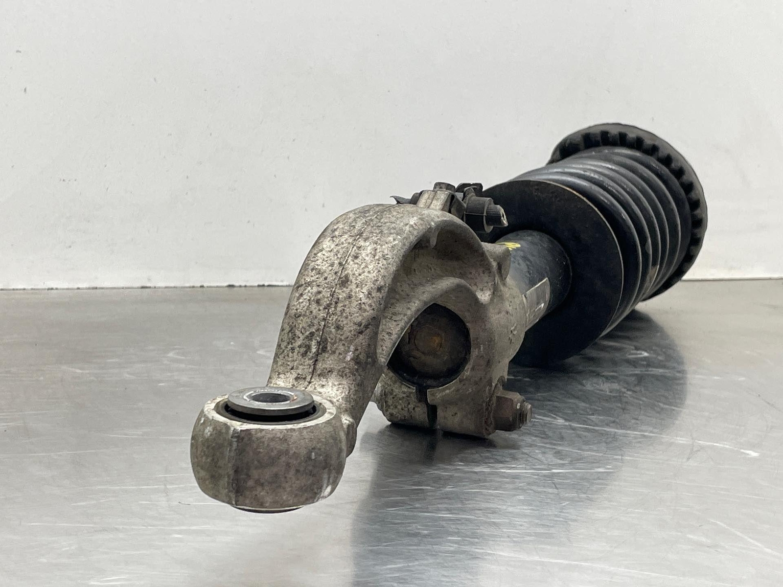 2014 Maserati Ghibli OEM Driver Left Front Strut Shock Assembly LH 06700081110