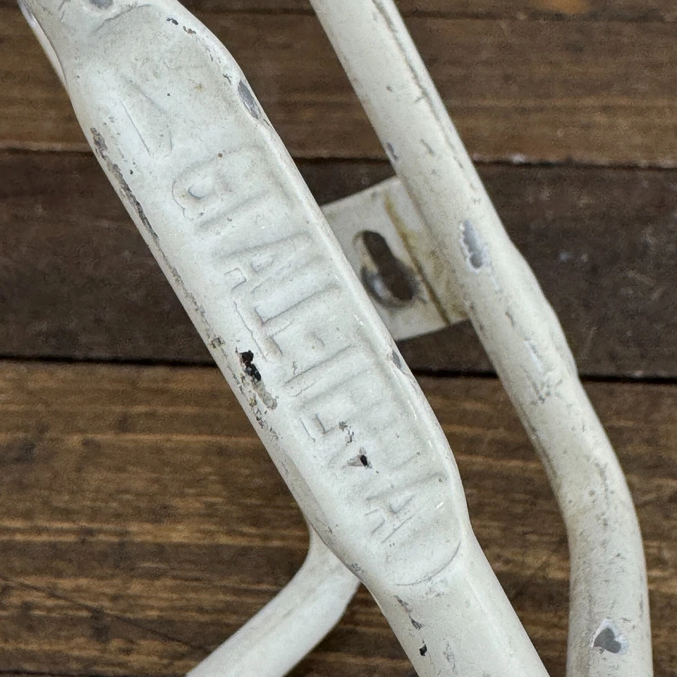 Jaula para botellas de agua GT All-Terra vintage blanca años 90 MTB ATB aleación Foto 2 de 4