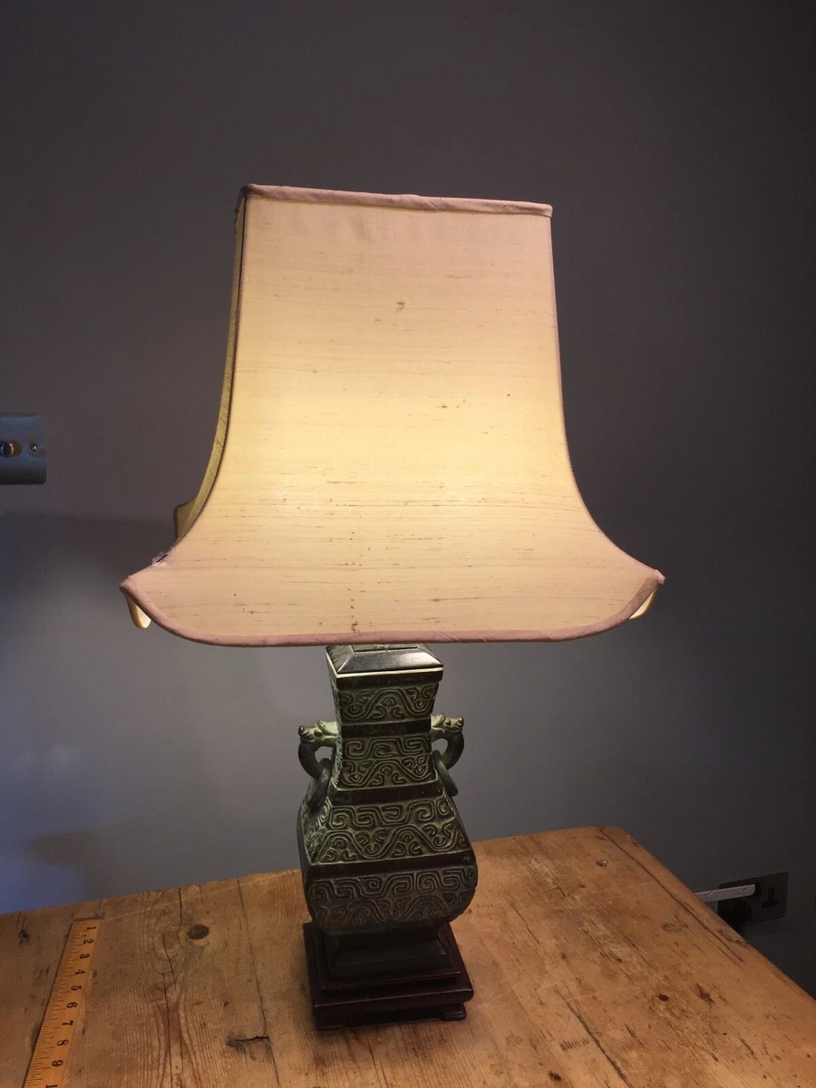 UNIQUE LARGE 20TH C ASIAN BRONZE TELESCOPING TABLE LAMP SILK PAGODA SHADE
