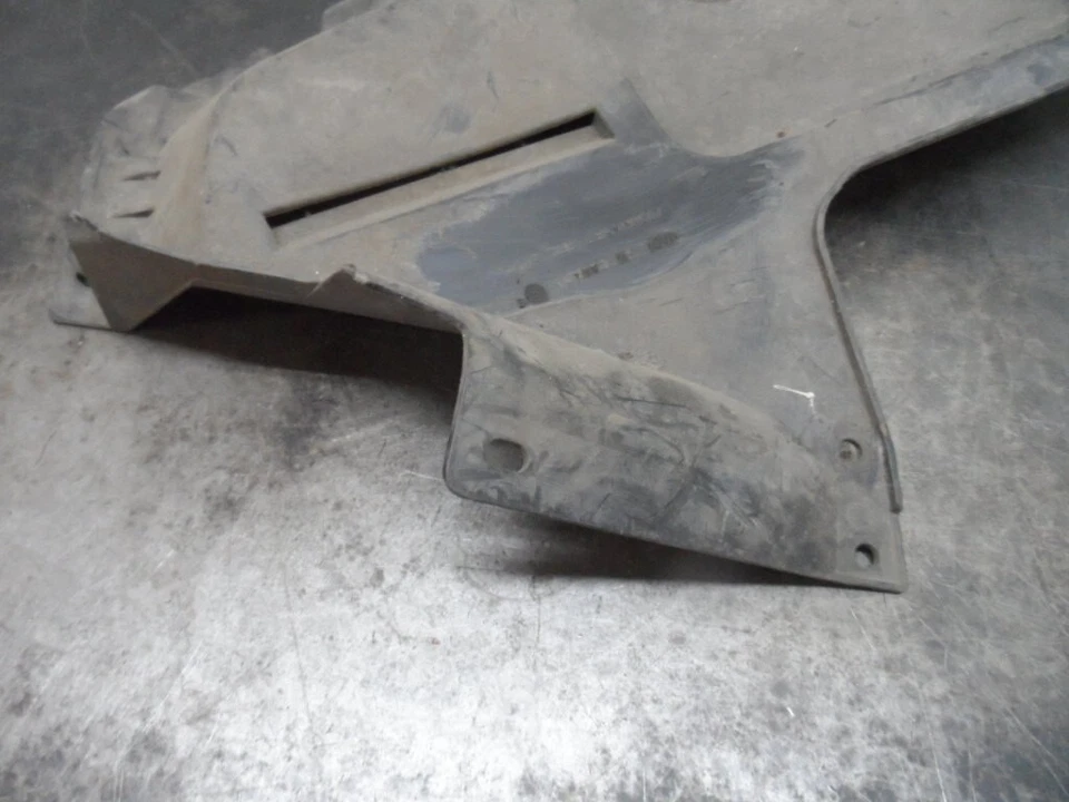 2014 Can-Am Outlander 500 destro para-lama interno 705004587 usado D-9 - Imagem 4 de 4