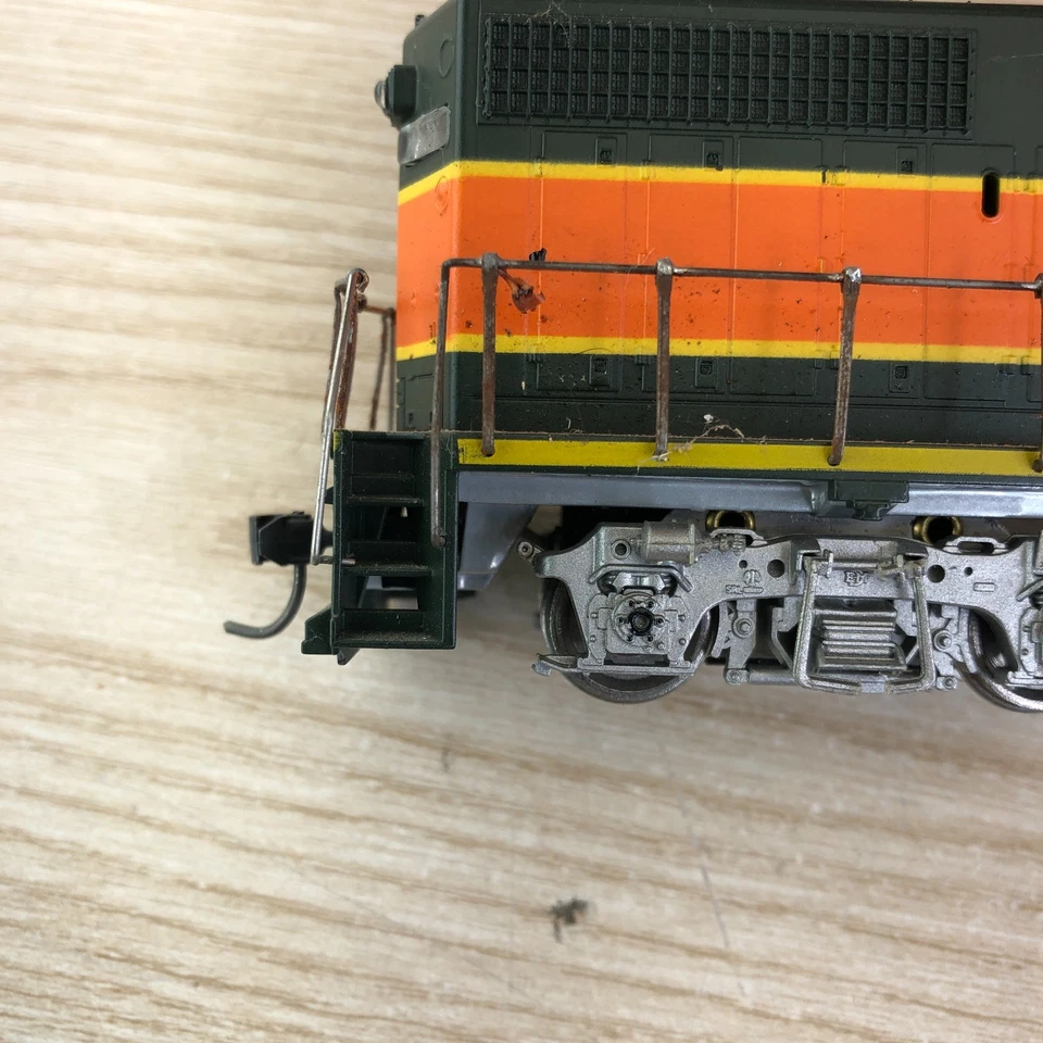 Athearn HO Scale BNSF GP38-2 #2099 Locomotive. Excellent Condition - Image 4 of 4