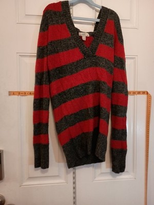 (SO) Wear It Declare It (M) Red And Grey Sweater Perfect For Fall Season