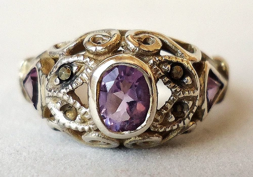 VINTAGE 925 STERLING SILVER PALE PURPLE AMETHYST /MARCASITE RING SIZE Q/57 A/F*