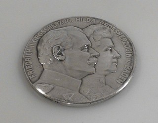 bn38/10 Medaille 990er Silber Großherzog Friedrich II Hilda Karlsruhe 1910