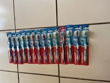 14 Piece Lot Colgate Toothbrush Extra Clean F...