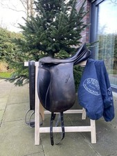 Dressur Sattel Passier Grand Gilbert 17 Zoll Schwarz, Steigbügel 