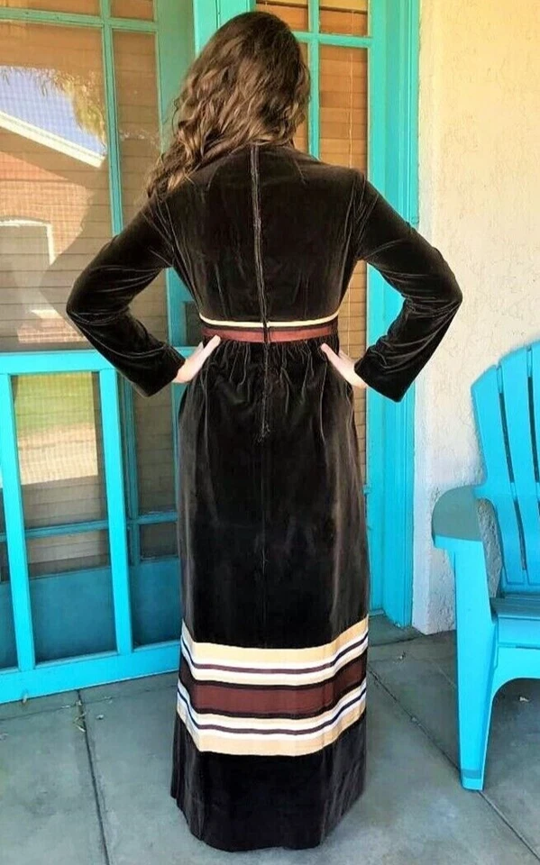 Женские A.J. Bari 70-х шоколад бархат макси платье и триколор муар ткани Sz 0P - Изображение 2 из 4