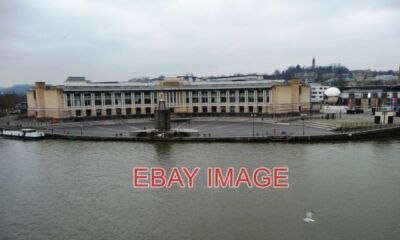 PHOTO  LLOYDS TSB BUILDING AND ITS AMPHITHEATRE SEEN FROM THE CAB OF A QUAYSIDE