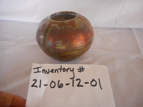 Metallic Pottery Handmade Studio Art Bulbous Round Signed Unknown Vase 3.5" - Picture 10 of 10