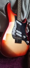 Squier Stratocaster E-Gitarre, Rot. Beginner-Gitarre, guter Klang. Top Zustand