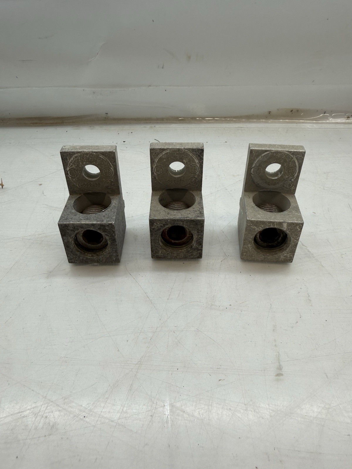 LOT OF 3 GE MAIN LUGS 225 AMP REMOVED FROM AQF PANEL