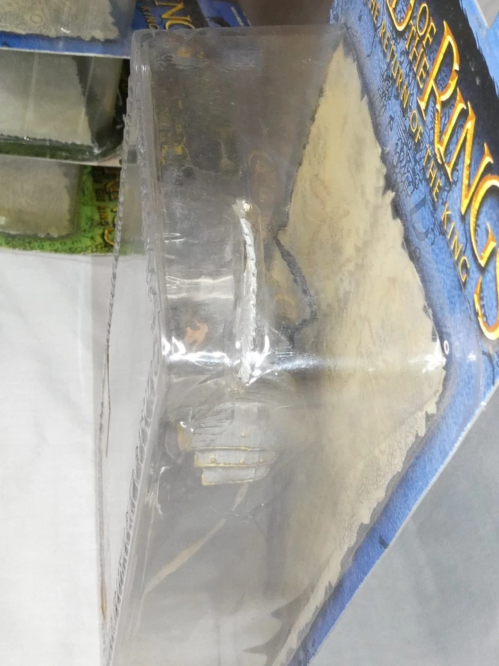 Minas Tirith Citadel Guard figure Vintage ToyBiz LOTR Return of the King 2004 - image 3 of 4