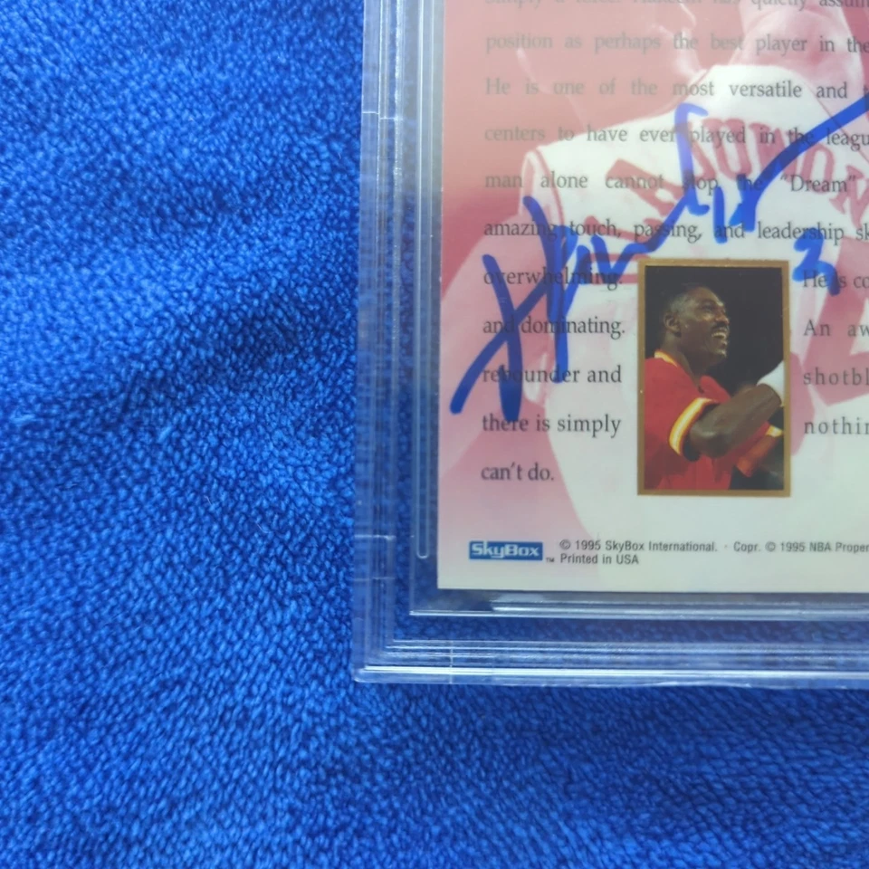 AUTOGRAPH HAKEEM OLAJUWON 1994 SKYBOX MASTERS #116 BAS 9 CARD, GEM MENT 10 AUTO  - Image 3 of 4