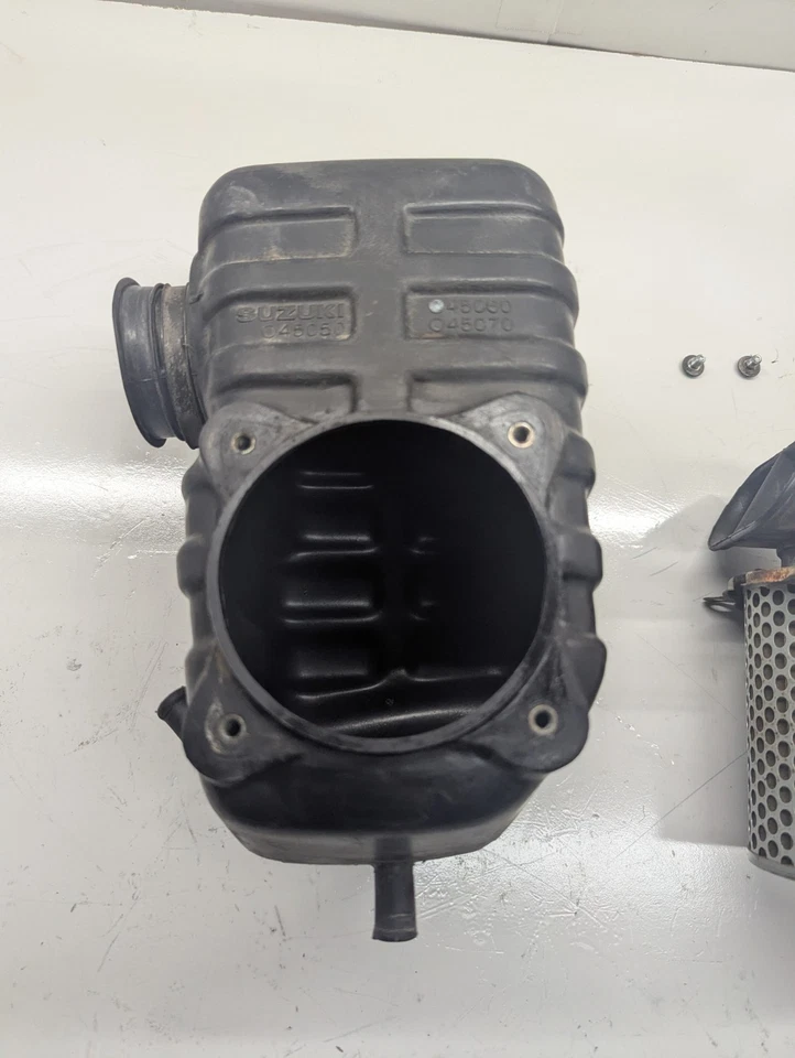 Filtro de caja de aire trasero Suzuki VX800 1990-1993 OEM original 13700-45C60 Foto 2 de 4