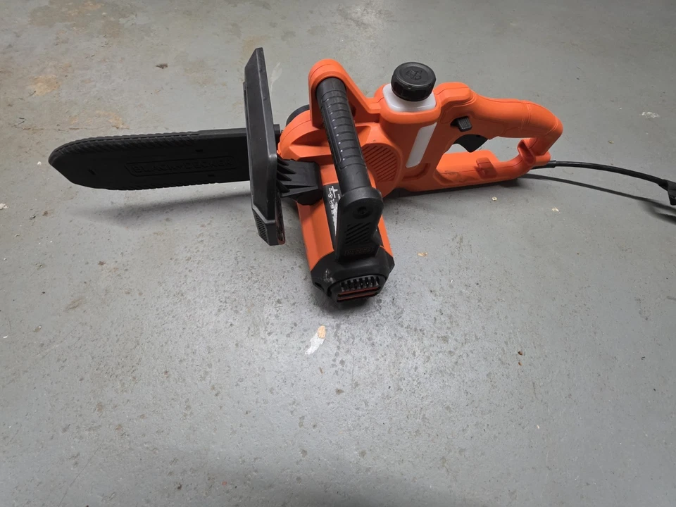 Бензопила электрическая Black & Decker BECS600 8 А 14 дюймов Проводные - Изображение 4 из 4