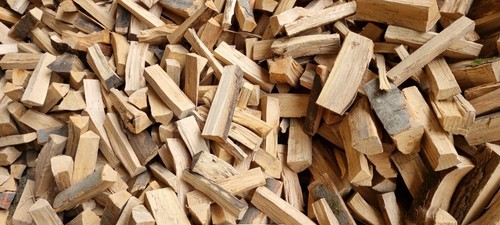 Buchenholz Brennholz – 7 Kg, Trocken, Ohne Rinde, Fein Gespalten, 24 Cm Scheite, Für Kamin & Grill
