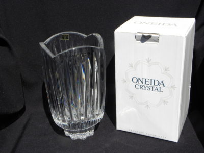 Very Heavy Thick-Walled Vintage 1998 Oneida Crystal Celeste Large 9 ¾  Vase NIB
