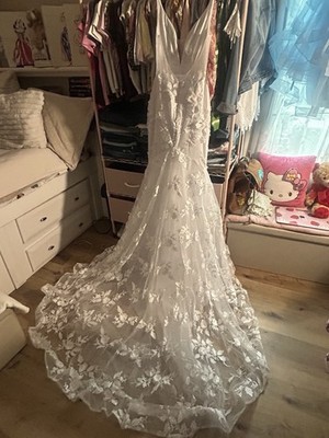 MERRY'S White Lace Sleeveless V-Neck Mermaid Trumpet Fit Flare Wedding Dress