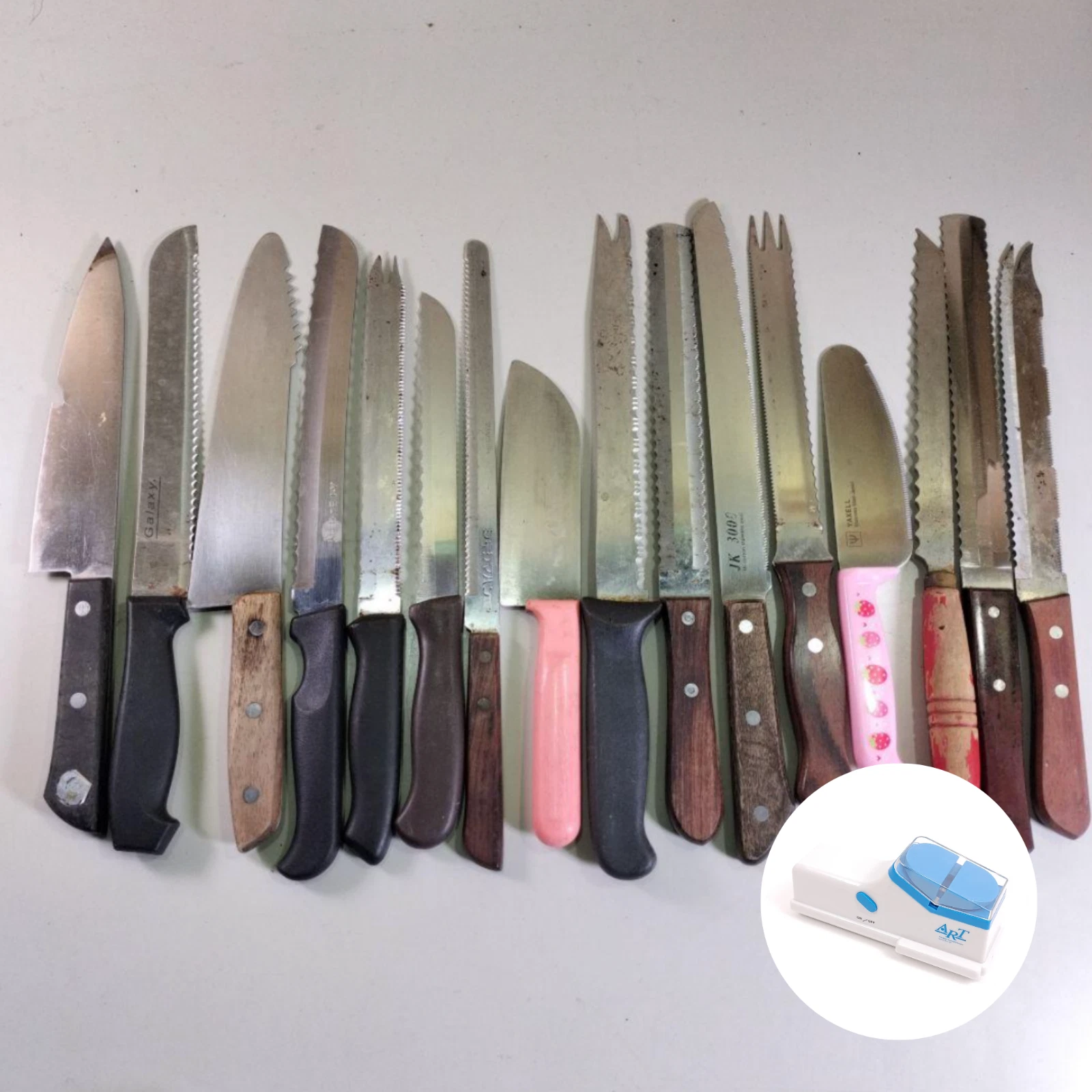 16 Japanese Chef Knives Lot | Santoku Nakiri Deba | Japan | Used | For Parts
Opens in a new window o