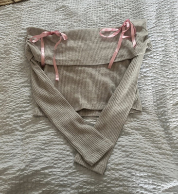 ASOS Damen Top Grau Ripp Langarm Schulterfrei Trägerlos Bauchfrei Schleifen S