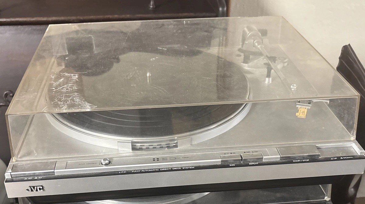 JVC Fully Automatic Direct Drive Turntable Record Player L-f41 for