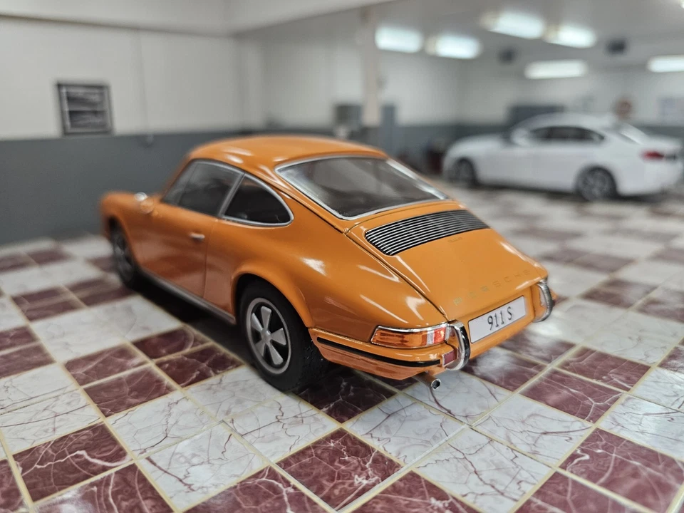 WHITEBOX 1968 PORSCHE 911 CUPÉ ESCALA S 1/24 MODELO DIECAST COCHE Foto 4 de 4