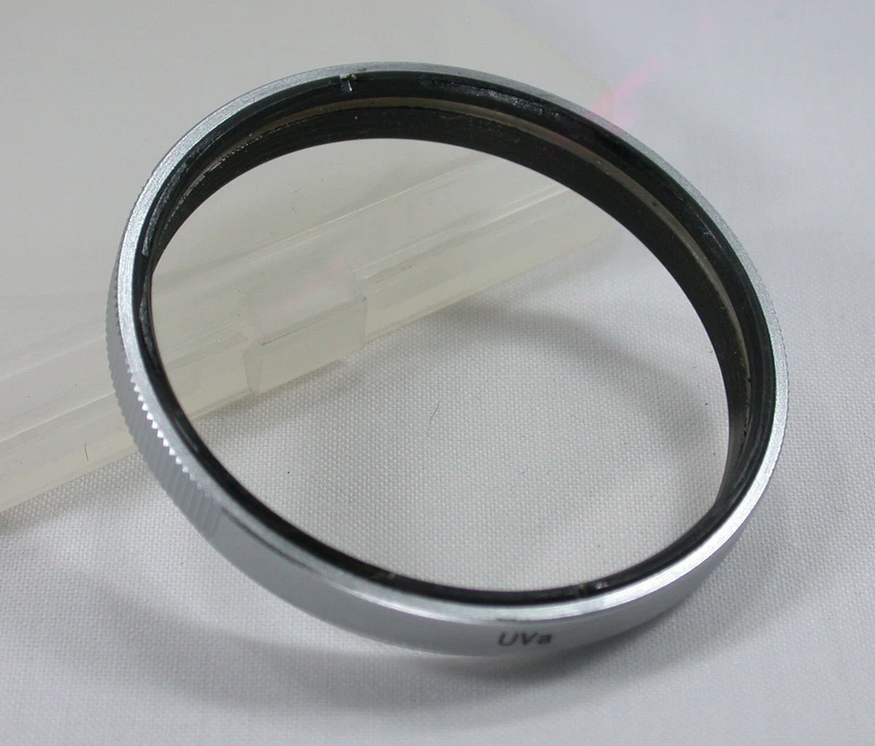 Leitz Leica E48 UVa POOFX / 13330  Screw-in Filter, Chrome + keeper & Box - Image 4 of 4