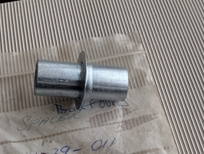 Samurai A1 S1 S1A S1B S1C 250 S2 A7 Z400 KAWASAKI oem Wheel Spacer NOS