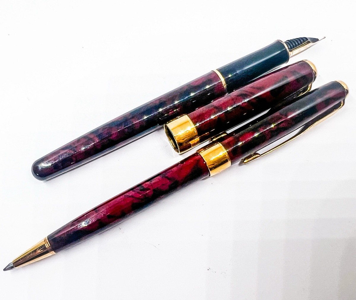 PARKER SONNET FOUNTAIN PEN LACQUER 18k GOLD F 750