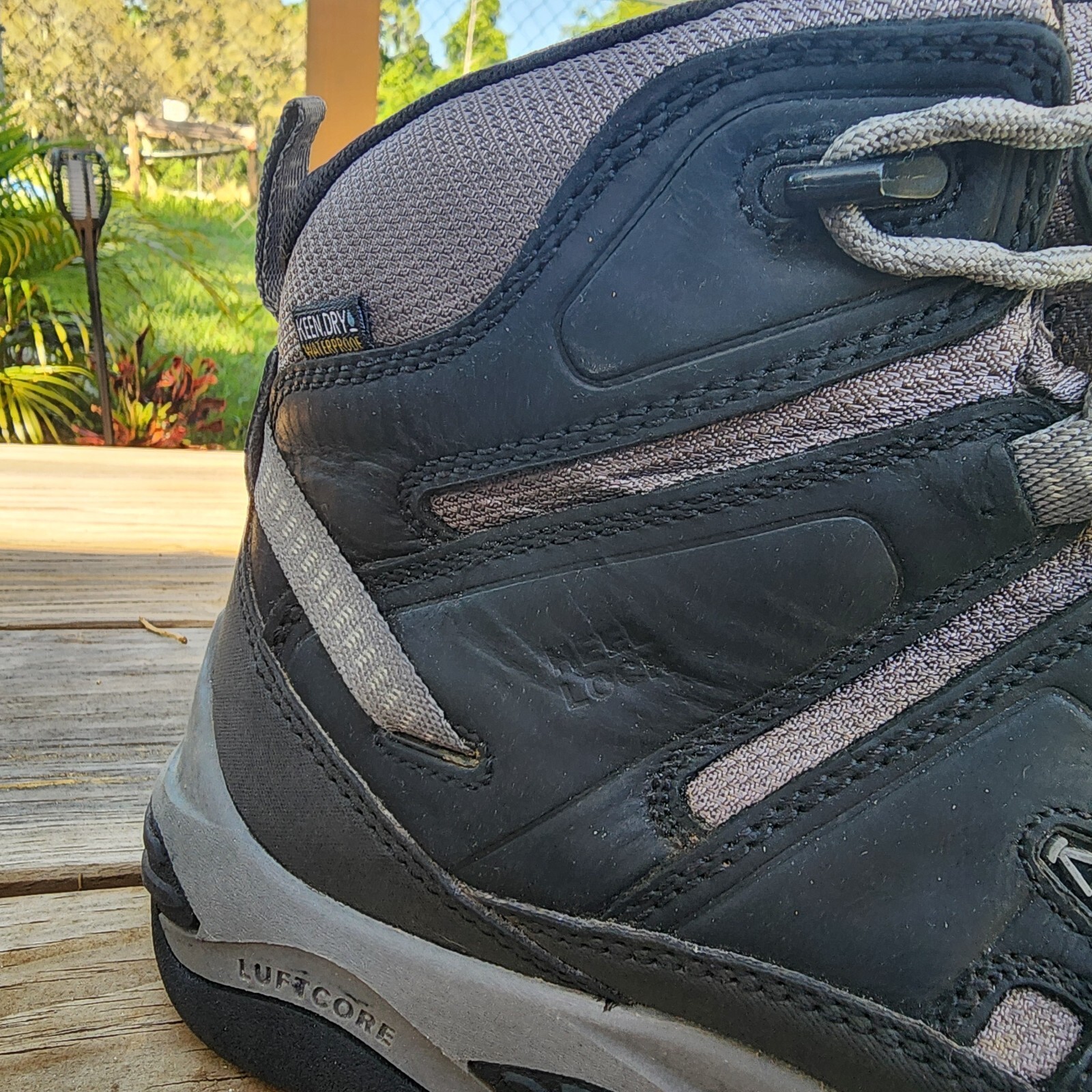 Uomo KEEN Circadia Mid impermeabile stile libri escursionismo 1026768 taglia 11 5 US