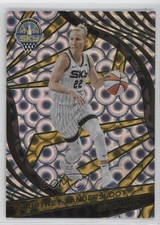 2022 Panini Revolution WNBA Groove Courtney Vandersloot #32 02v3