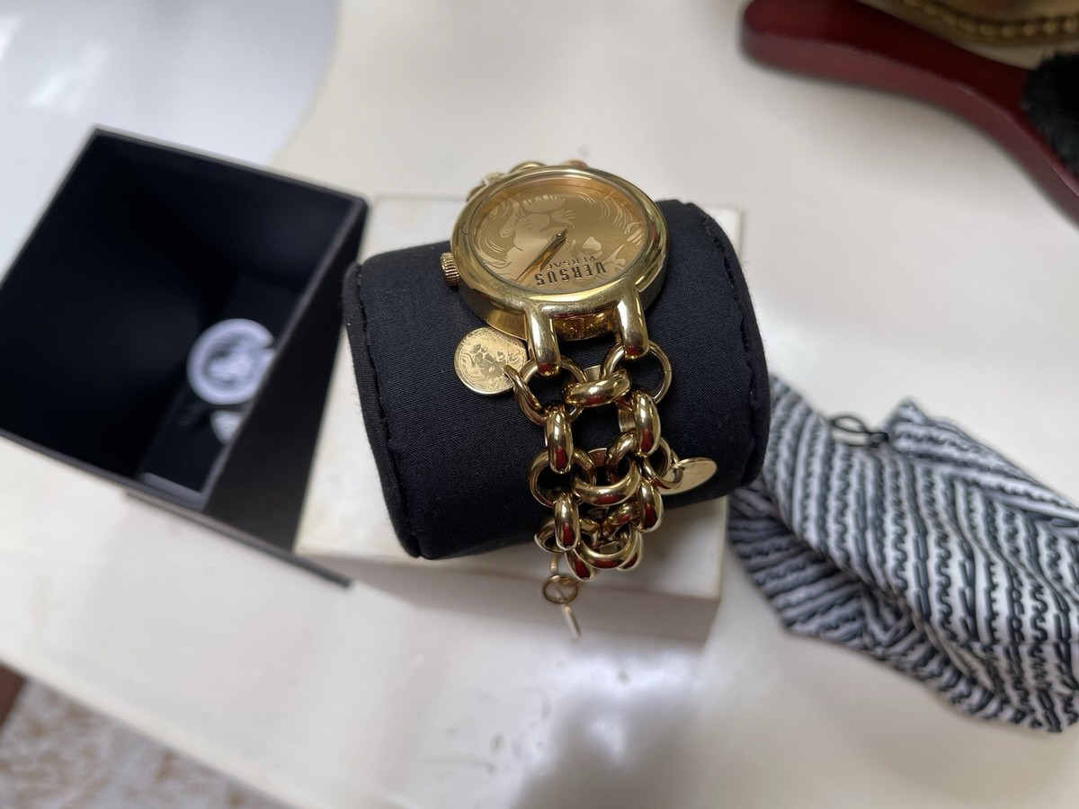 AB11 VERSUS VERSACE レディースブランド腕時計 ゴールド Versus by Versace V Versus Quartz Gold Bracelet Women's Watch