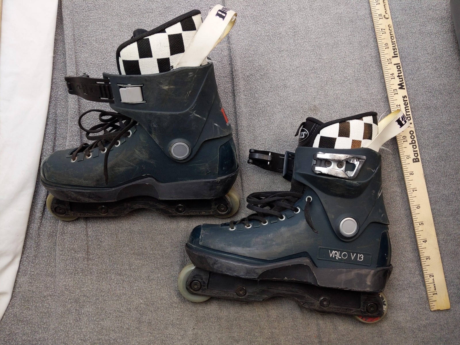 Size 8 Black Roces Dungeon Roller Blue Adult