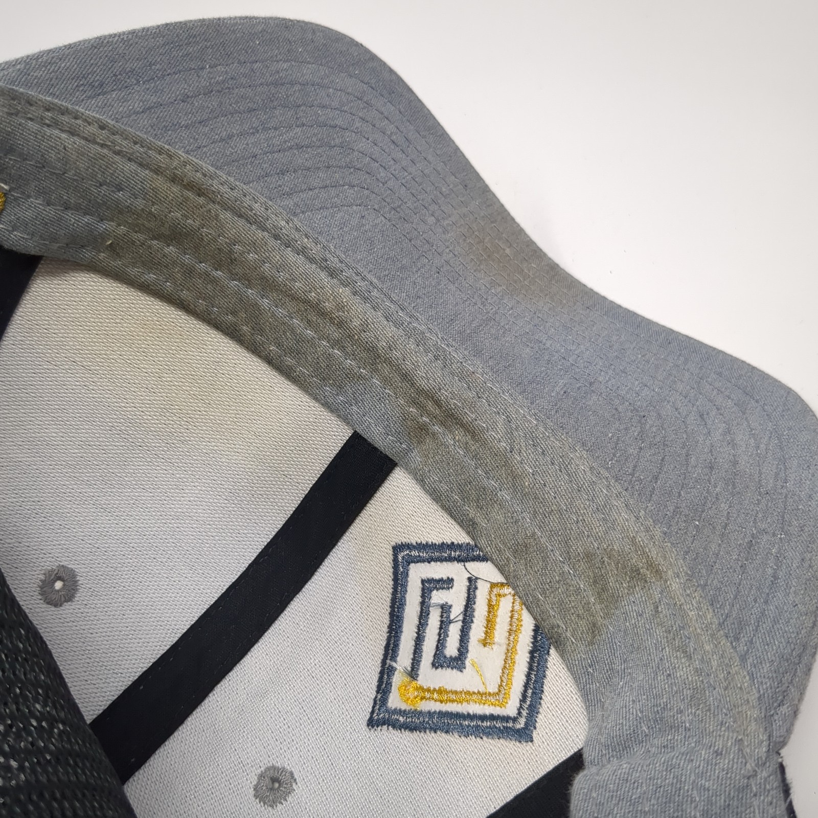 Solid Gold Snapback Mesh Back Trucker Hat Gray On… - image 8