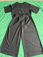 Top & Bottom  Wide-Leg Dress Pants Women's Size Medium NEW Shortsleeve Top