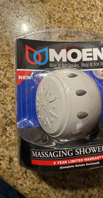 MOEN 2.5 GPM Massaging 8 Function Shower Head Sure Grip Dial -