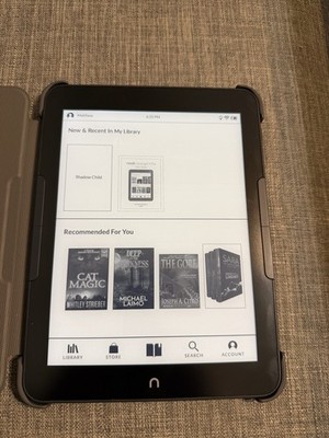 Barnes and Noble Nook GlowLight 4 Plus 7.8 Display 32GB Black Case Bundle