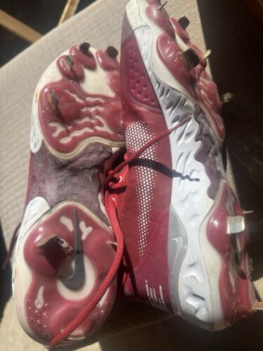 Kennys Vargas Signed Game Used Indios De Mayaguez Cleats - Picture 3 of 3