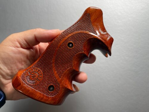 New! Prof. Target Grips for Taurus Medium/Large Fame .357 M44 65 607 608 #No1 - Picture 4 of 7