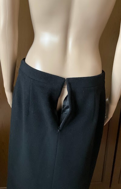 Caterina Masoni Women's warm winter wool skirt, black color, size 48 Skirt Women image 5