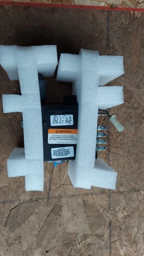 New Honeywell RV8310E4010 RV8310E 4010 Radio Frequency Combination PROPANE Valve