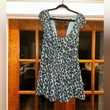 EUC Urban Outfitters Size Large Blue & Black Floral Lace-Up Back Dress