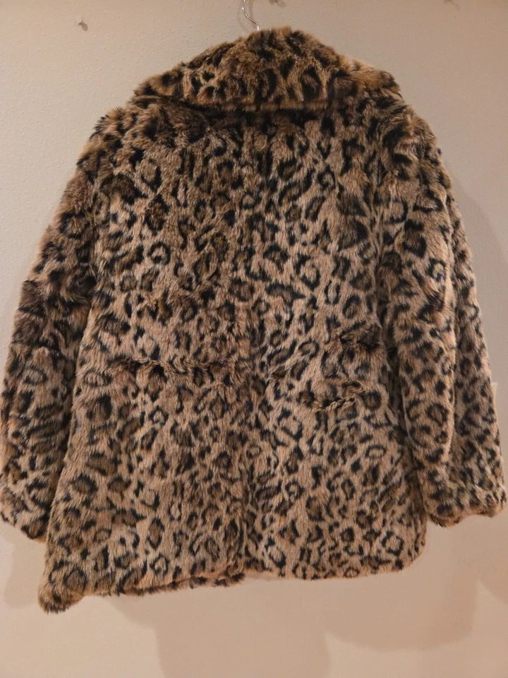 Chaqueta de invierno con estampado de leopardo H&M para mujer talla 8 negra y marrón Foto 4 de 4