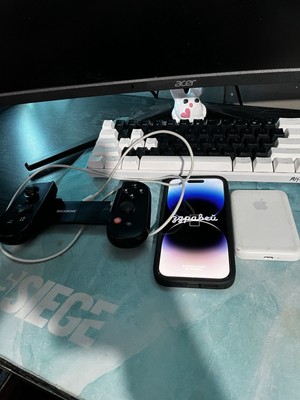 iPhone 14 Pro bundle