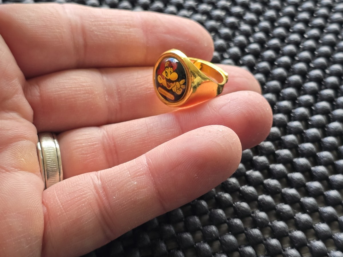 Nintendo Employee Super Mario World Peace Sign Golden Ring Rare  display picture 1