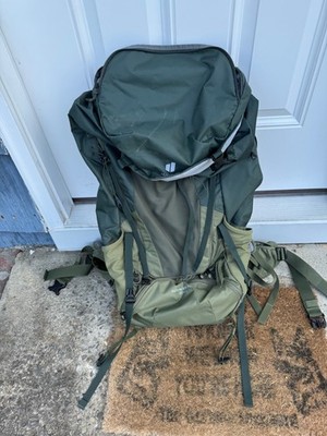Deuter Futura Air Trek 60+10 Trekking Backpack (green)