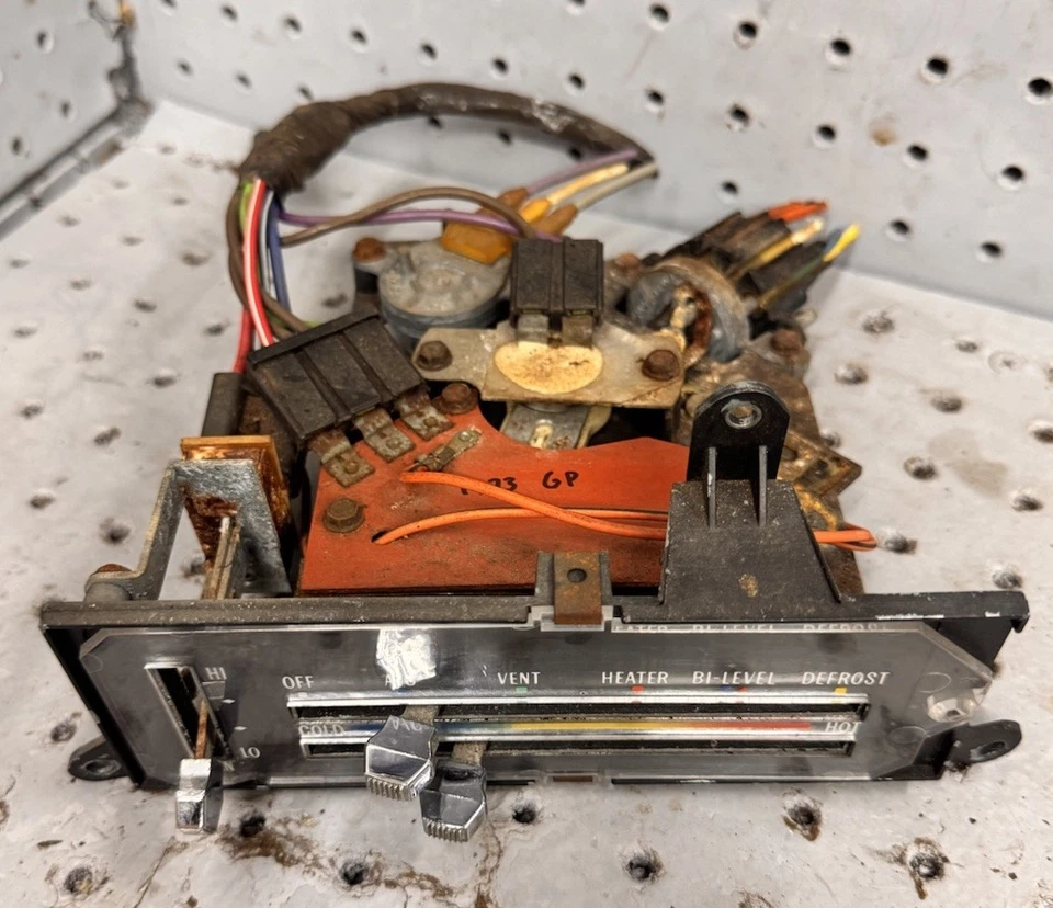 1973 - 1974 Pontiac Grand Prix кондиционер управления температуры переменного тока Can Am - Изображение 2 из 3