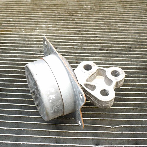 Support moteur côté gauche OPEL VAUXHALL INSIGNIA A 13227734 2010 2.0 D 96 KW - Photo 3/6